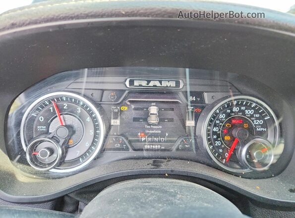 1C6SRFJT7KN920439 2019 RAM 1500 Black Vista del cuadro de instrumentos