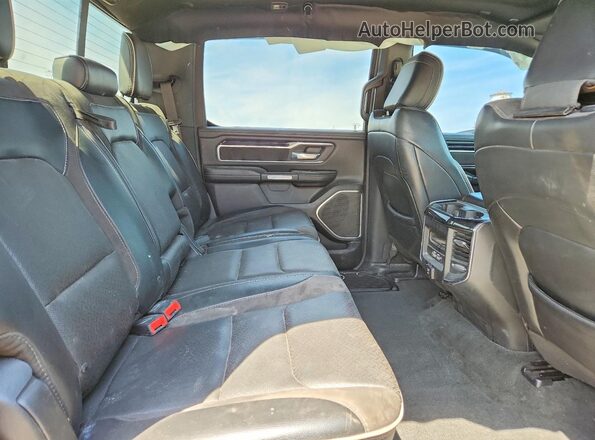 1C6SRFJT7KN920439 2019 RAM 1500 Black Vista de los asientos traseros