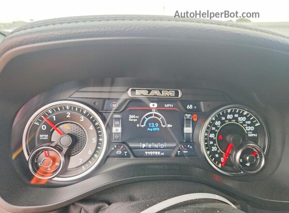 1C6SRFJT7KN925110 2019 RAM 1500 Black Instrument cluster view