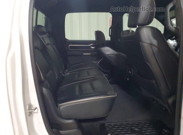 1C6SRFJT7MN728828 2021 RAM 1500 White Widok tylnych siedzeń
