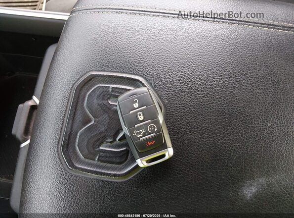 1C6SRFJT8MN568720 2021 RAM 1500 Black Dashboard view