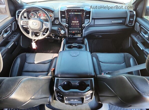 1C6SRFJTXNN130122 2022 RAM 1500 Черный Вид панели приборов