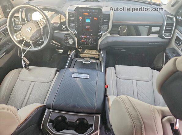 1C6SRFKP4SN702184 2025 RAM 1500 White Widok deski rozdzielczej