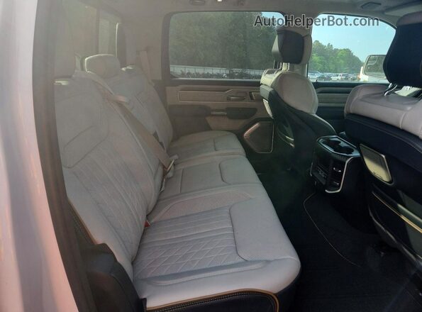 1C6SRFKP4SN702184 2025 RAM 1500 White Widok tylnych siedzeń