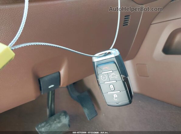 1C6SRFKT2KN517046 2019 RAM 1500 Blue Dashboard view