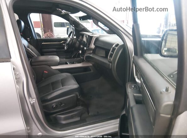 1C6SRFLM7LN230892 2020 RAM 1500 Silver Vista interior delantera