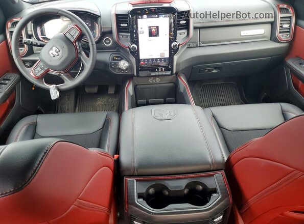 1C6SRFLP4SN652594 2025 RAM 1500 Silver Dashboard view