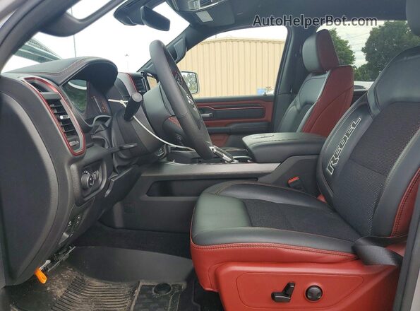 1C6SRFLP4SN652594 2025 RAM 1500 Silver Front interior view