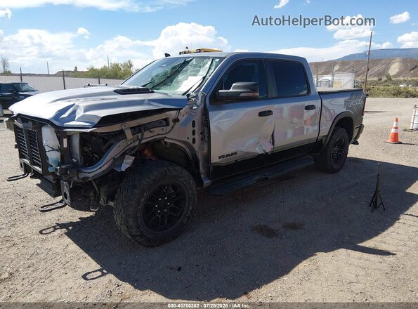 1C6SRFLP9SN549512 2025 RAM 1500 Gray Առջևի ձախ երեք քառորդ տեսարան