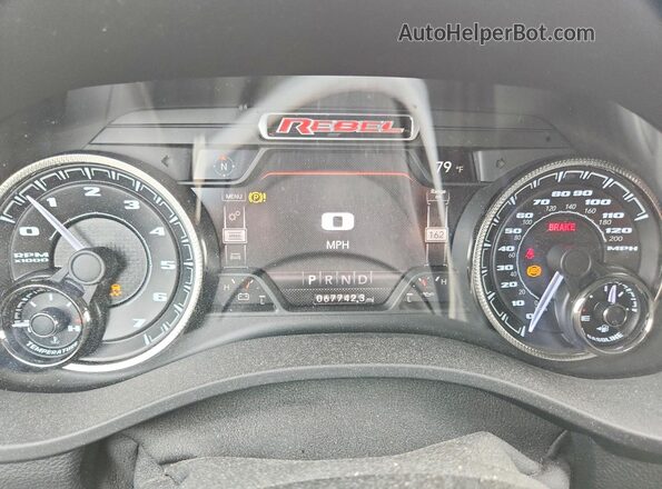 1C6SRFLT0LN381094 2020 RAM 1500 Black ხელსაწყოთა პანელის ხედი