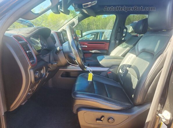 1C6SRFLT7LN107164 2020 RAM 1500 Black Вид салону спереду
