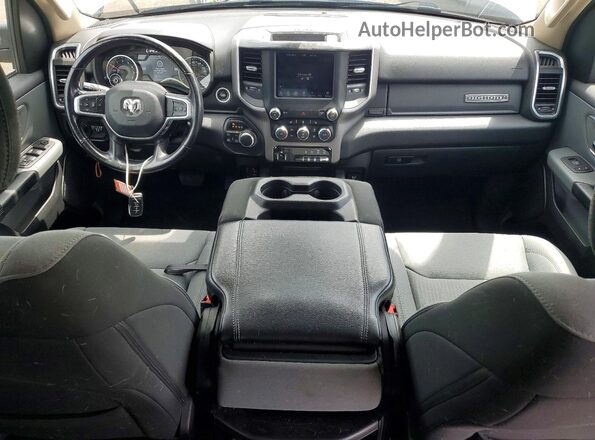 1C6SRFMT2KN665033 2019 RAM 1500 White Vista del salpicadero