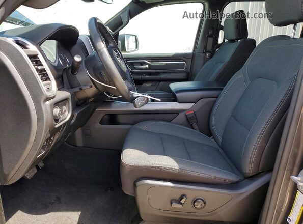 1C6SRFMT7NN391073 2022 RAM 1500 Charcoal Vista interior delantera