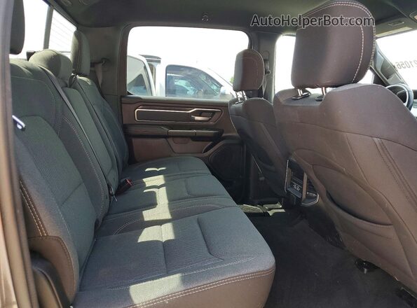 1C6SRFMT7NN391073 2022 RAM 1500 Charcoal Vista de los asientos traseros