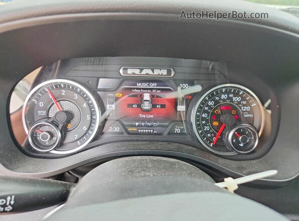 1C6SRFMT8RN139337 2024 RAM 1500 Gray ხელსაწყოთა პანელის ხედი