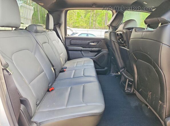 1C6SRFNP7SN545729 2025 RAM 1500 Белый Вид задних сидений