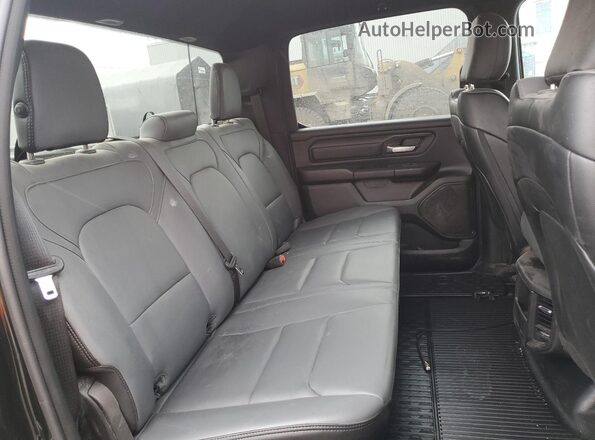1C6SRFNTXRN110193 2024 RAM 1500 Black Vista de los asientos traseros