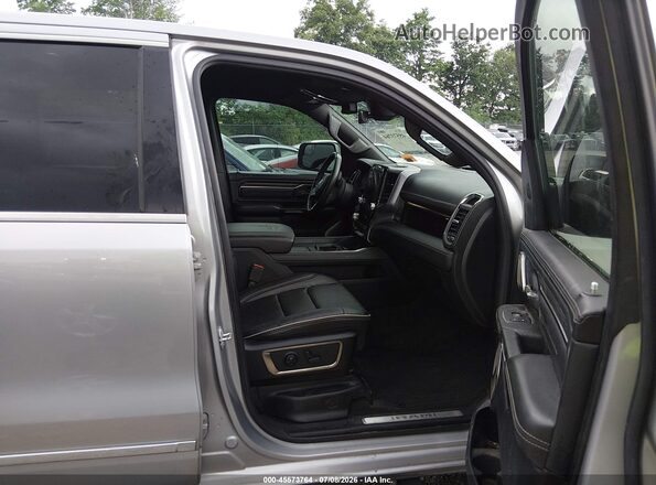 1C6SRFPT4LN156607 2020 RAM 1500 Gray Widok wnętrza z przodu