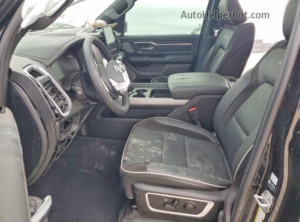 1C6SRFRP0SN749010 2025 RAM 1500 Black Widok wnętrza z przodu