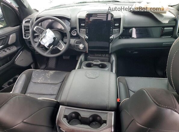1C6SRFRP0SN749010 2025 RAM 1500 Black Widok deski rozdzielczej
