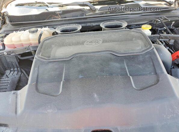 1C6SRFU96MN740520 2021 RAM 1500 Silver Vista interior trasera