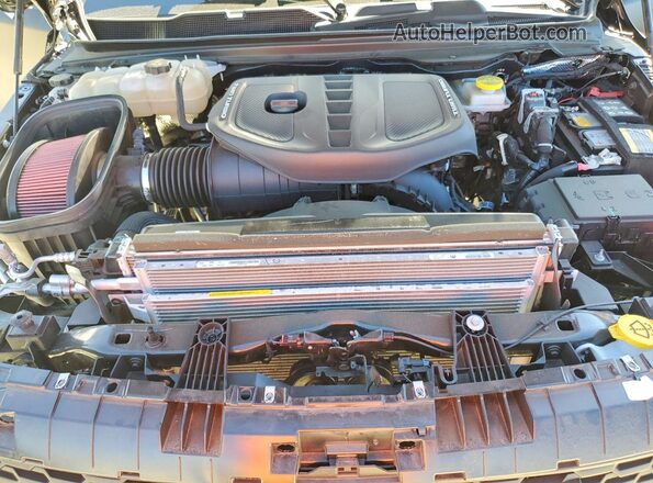 1C6SRFUP3SN602915 2025 RAM 1500 Black Rear interior view