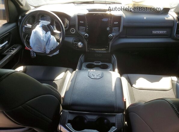 1C6SRFVT8RN102397 2024 RAM 1500 Silver Vista del salpicadero