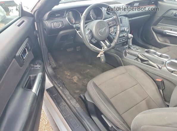 1FA6P8AM4H5343582 2017 FORD MUSTANG Серебряный Вид панели приборов