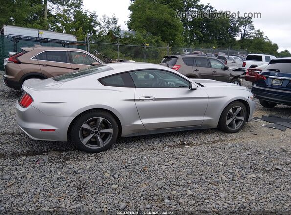 1FA6P8AM8G5327142 2016 FORD MUSTANG Silver Widok wnętrza z tyłu