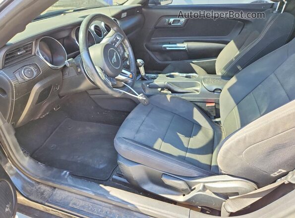 1FA6P8AM8H5202319 2017 FORD MUSTANG Black Вид салону спереду
