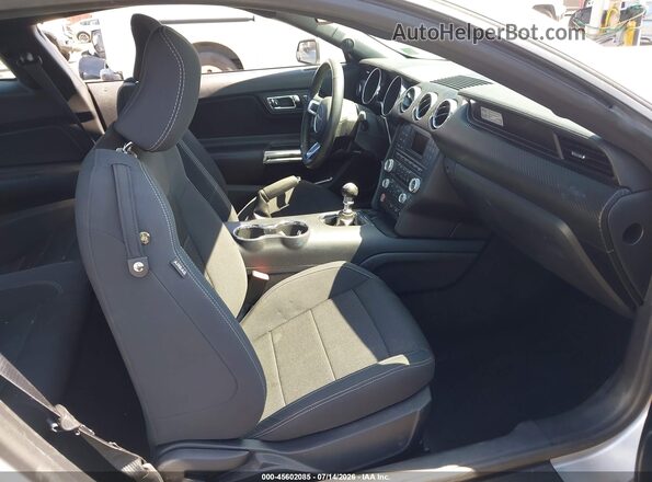 1FA6P8AMXG5259880 2016 FORD MUSTANG Silver Vista interior delantera