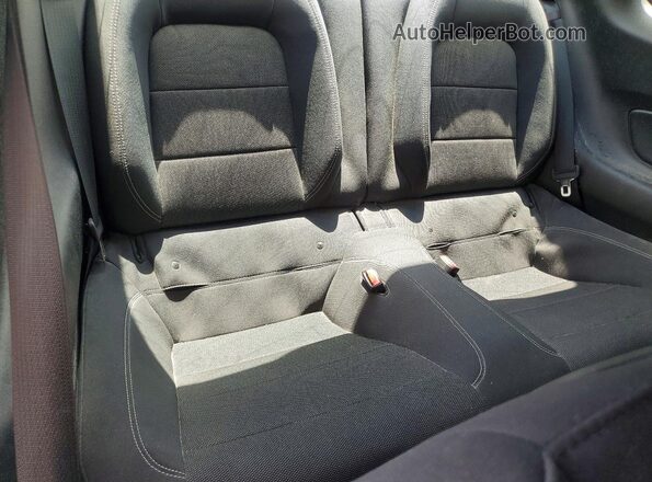 1FA6P8AMXG5265324 2016 FORD MUSTANG Silver Вид задніх сидінь