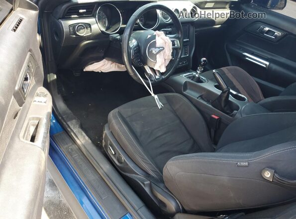 1FA6P8CF0H5270662 2017 FORD MUSTANG Blue Widok deski rozdzielczej