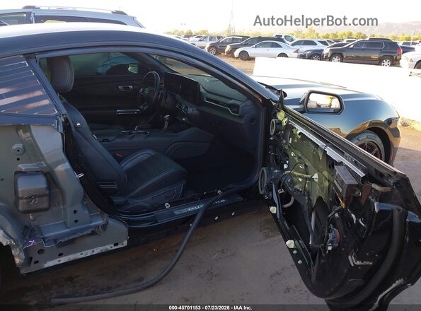 1FA6P8CF0R5411053 2024 FORD MUSTANG Черный Вид салона спереди
