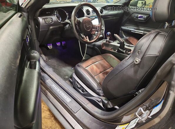 1FA6P8CF1H5224337 2017 FORD MUSTANG Серый Вид панели приборов