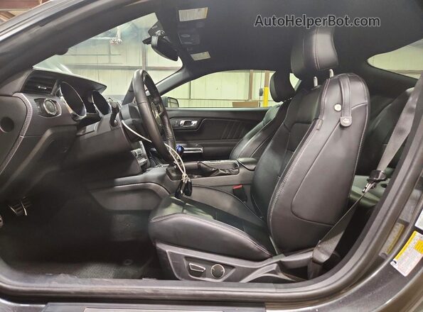 1FA6P8CF1H5224337 2017 FORD MUSTANG Серый Вид салона спереди