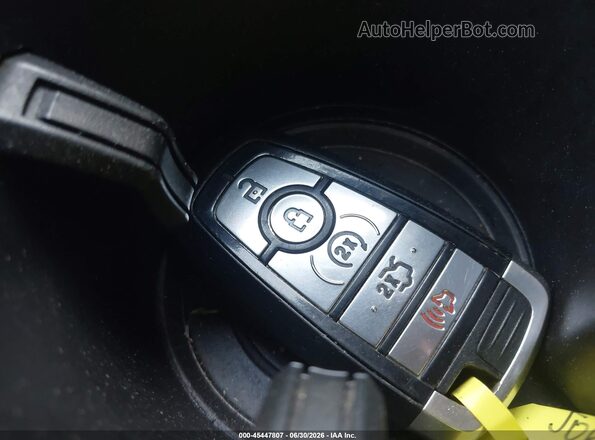 1FA6P8CF1L5174466 2020 FORD MUSTANG Серебряный Вид панели приборов