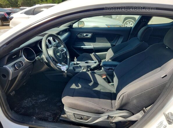 1FA6P8CF2L5142691 2020 FORD MUSTANG Белый Вид салона спереди