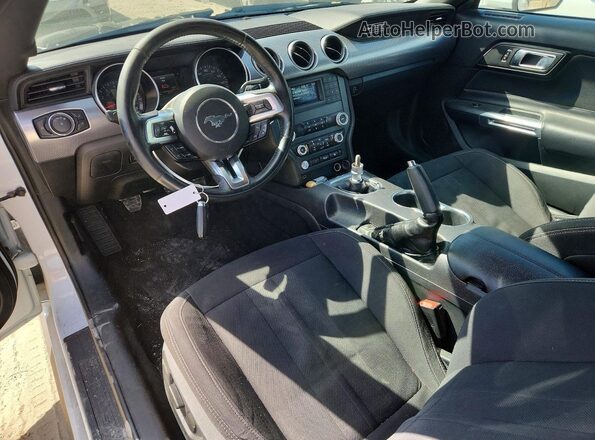 1FA6P8CF2L5142691 2020 FORD MUSTANG Белый Вид панели приборов