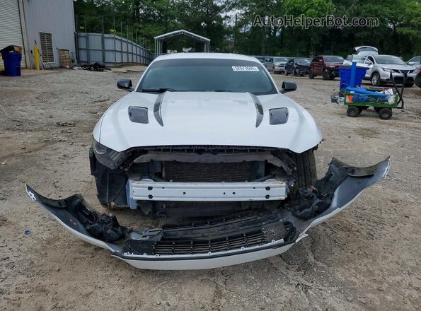 1FA6P8CF3H5330921 2017 FORD MUSTANG White Widok z przodu
