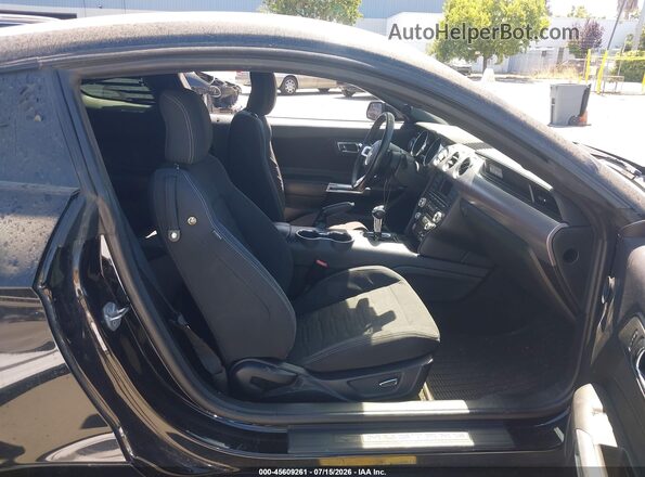 1FA6P8CF3H5330983 2017 FORD MUSTANG Black Widok wnętrza z przodu