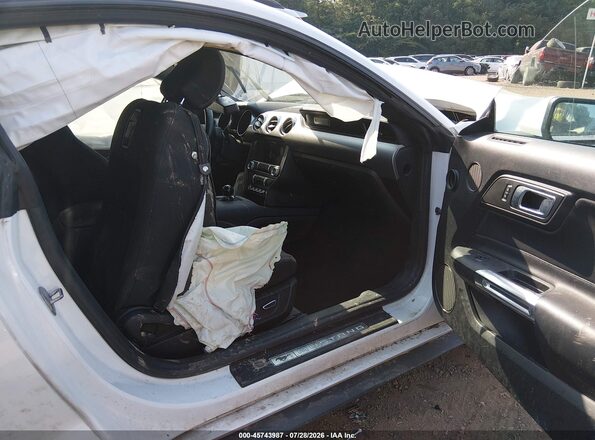 1FA6P8CF3K5122075 2019 FORD MUSTANG Белый Вид салона спереди
