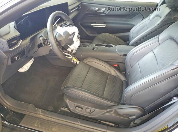 1FA6P8CF3T5399844 2026 FORD MUSTANG Black Widok wnętrza z przodu