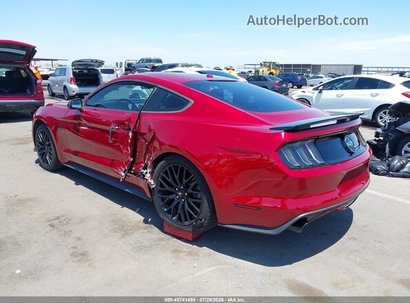 1FA6P8CF4H5336243 2017 FORD MUSTANG Red Widok z przodu