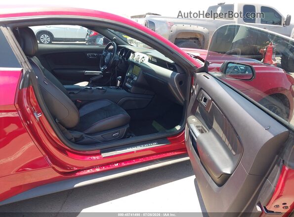 1FA6P8CF4H5336243 2017 FORD MUSTANG Red Widok wnętrza z przodu