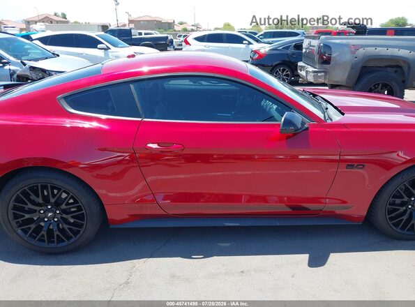 1FA6P8CF4H5336243 2017 FORD MUSTANG Red Widok wnętrza z tyłu