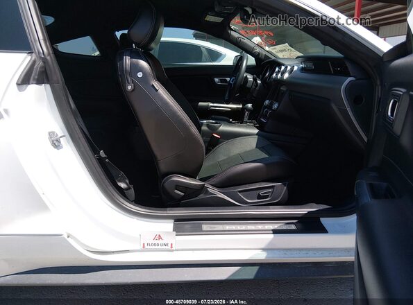 1FA6P8CF4J5128899 2018 FORD MUSTANG White Սարքավորումների վահանակի տեսք