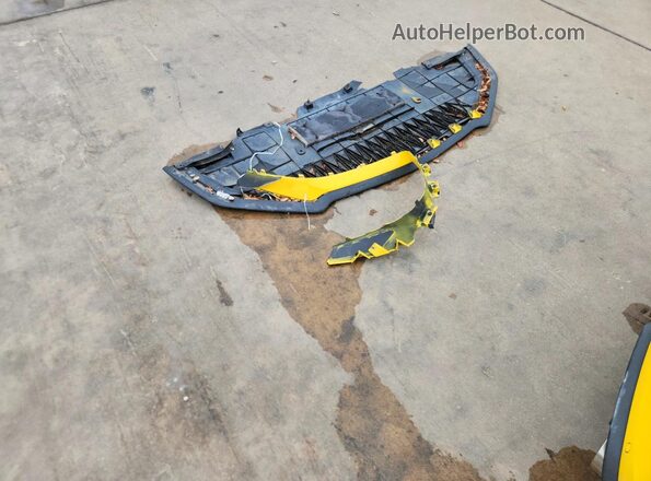 1FA6P8CF4J5157626 2018 FORD MUSTANG Yellow Vista del compartimento del motor