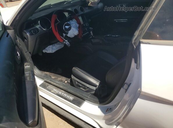 1FA6P8CF4K5125258 2019 FORD MUSTANG Белый Вид салона спереди