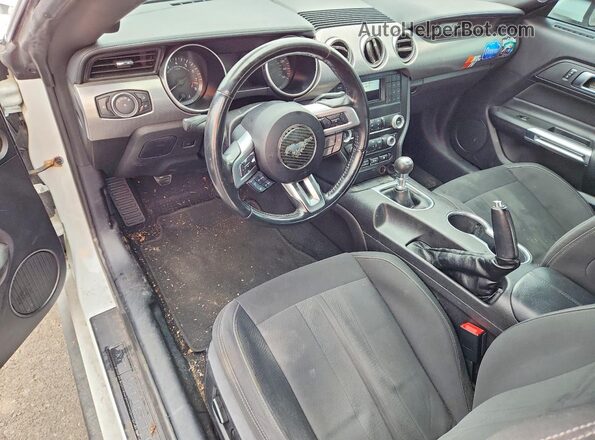 1FA6P8CF4K5161368 2019 FORD MUSTANG White Vista del salpicadero